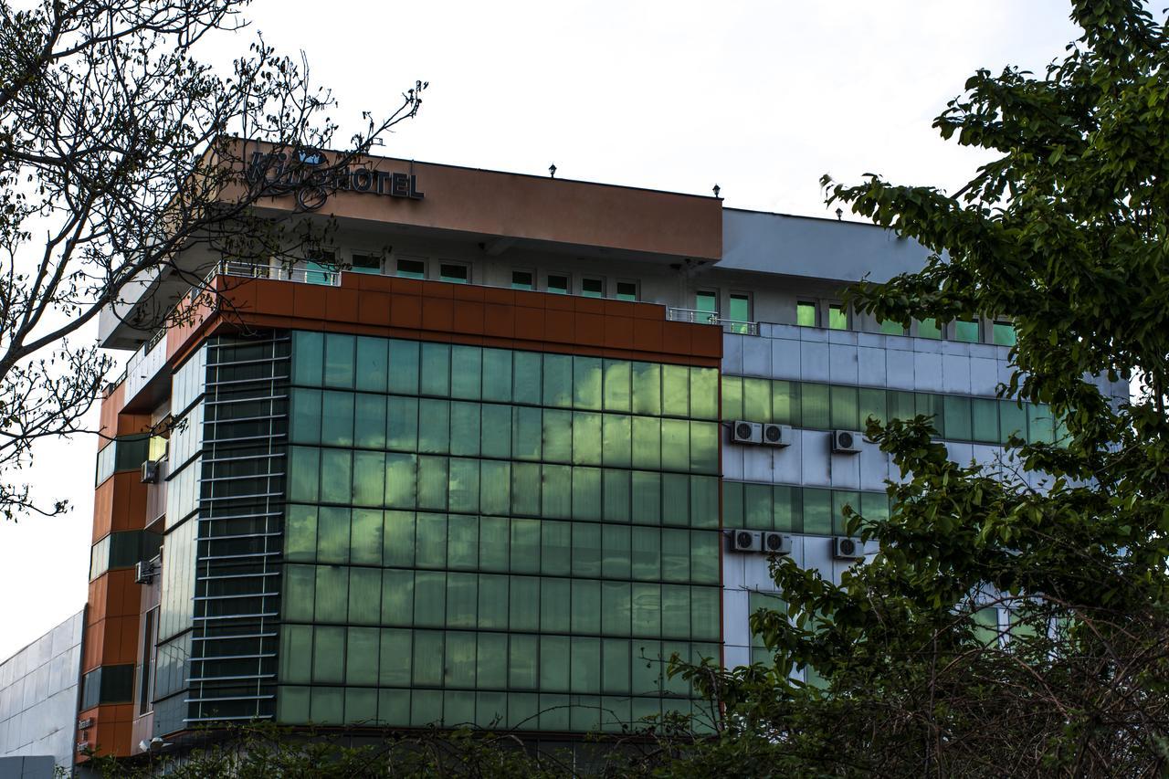 King Hotel Peje Exterior photo